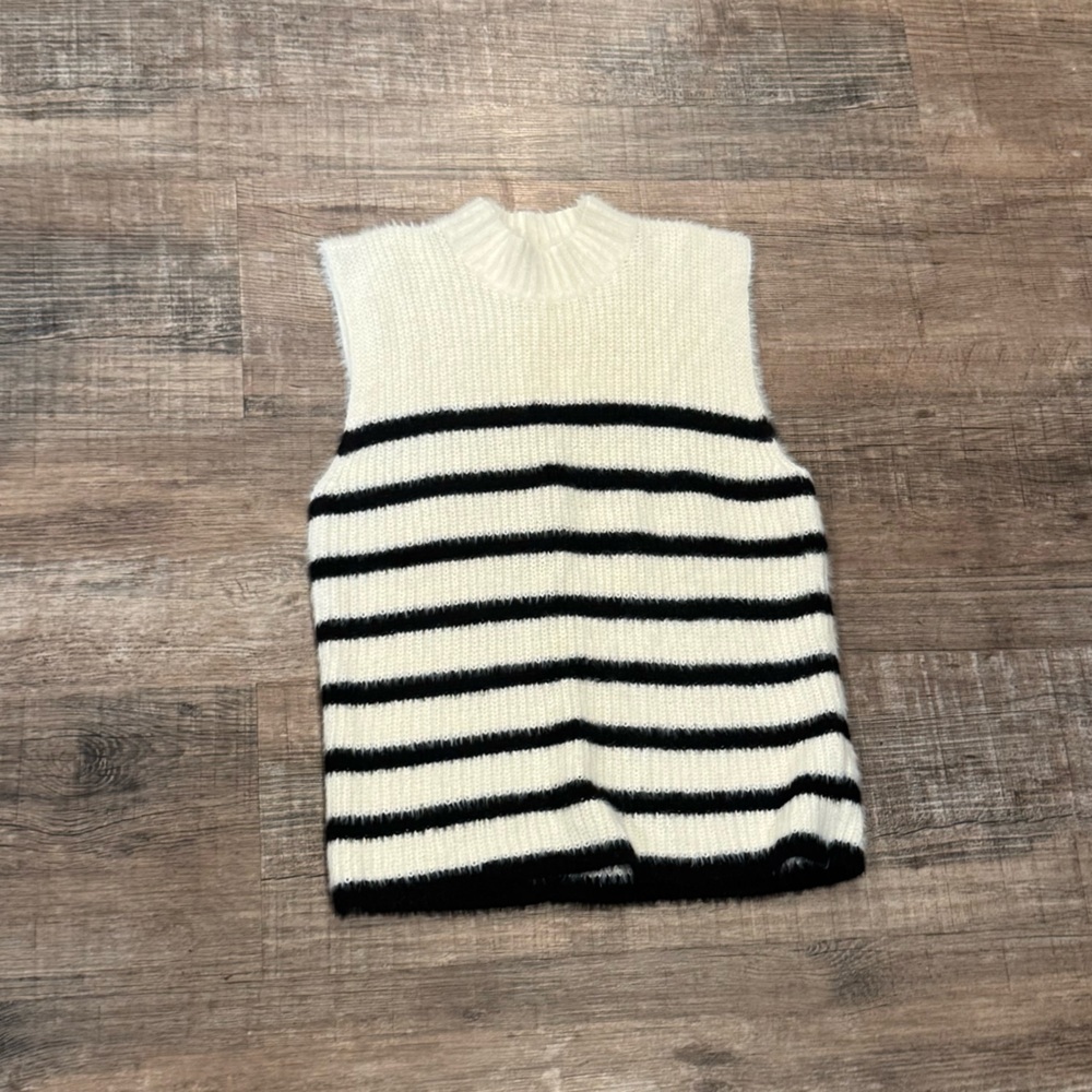 Like New Old Navy Sweater Vest